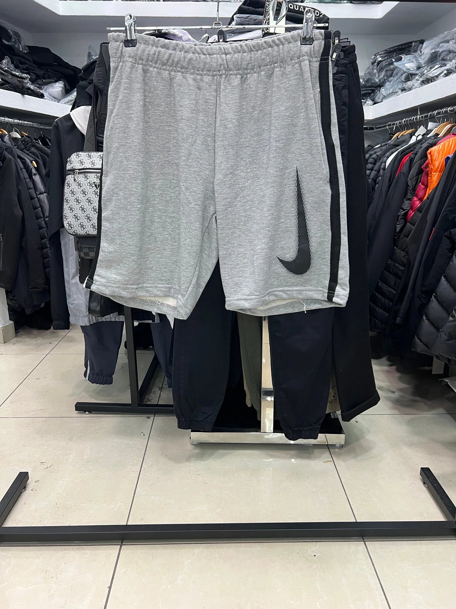 SHORTS NIKE LOGO