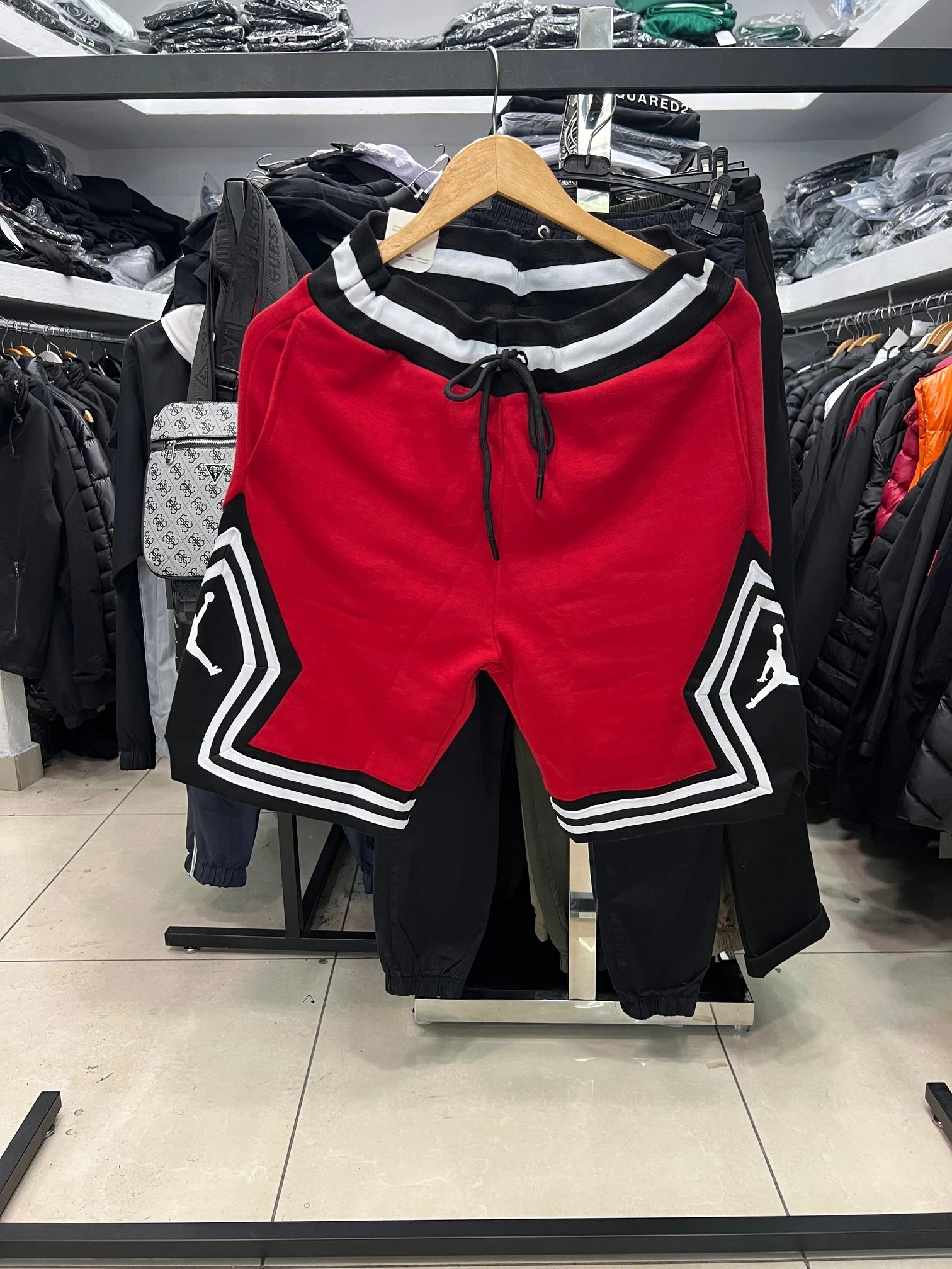 SHORTS JORDAN RED