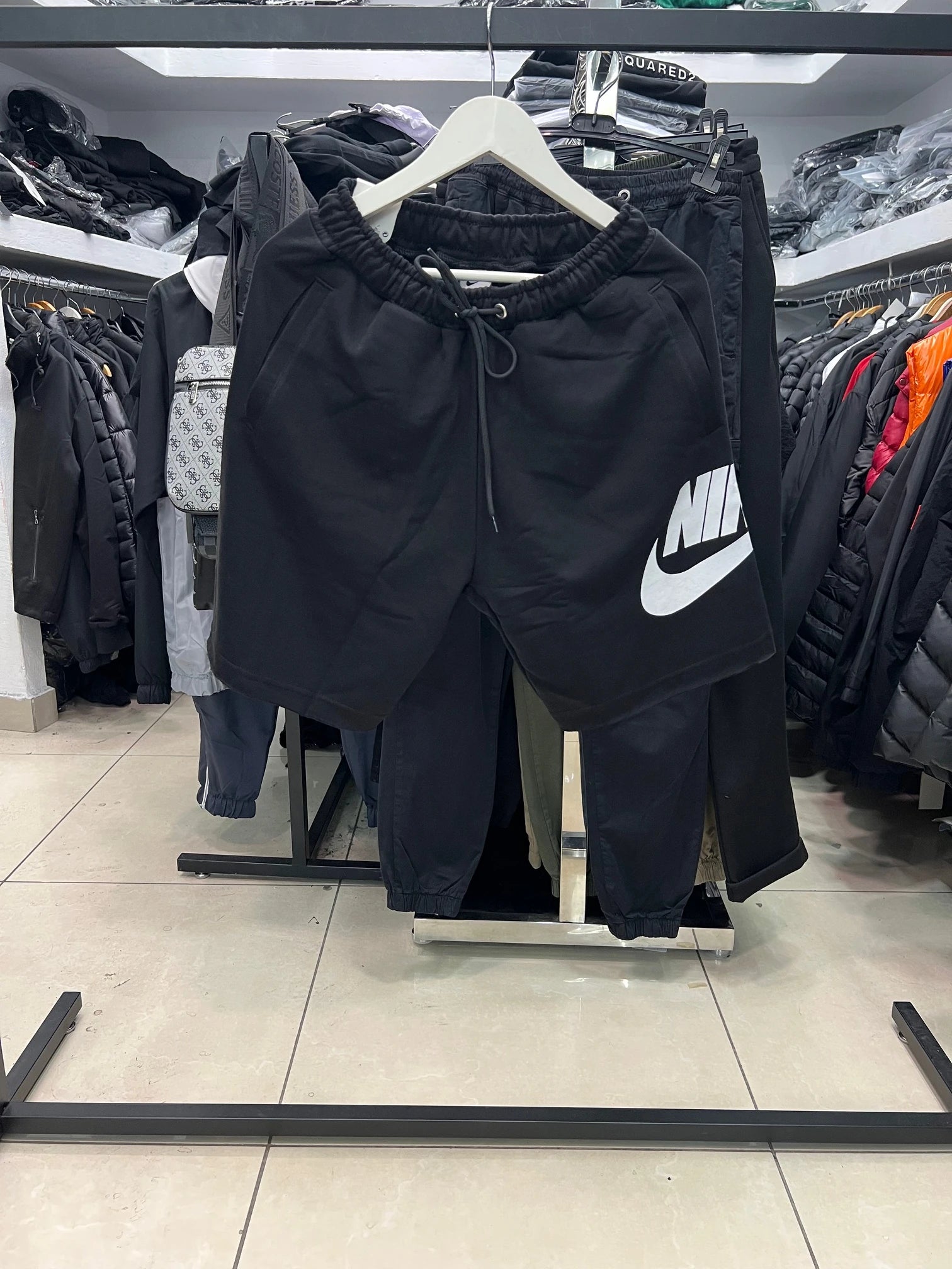 SHORTS NIKE LOGO
