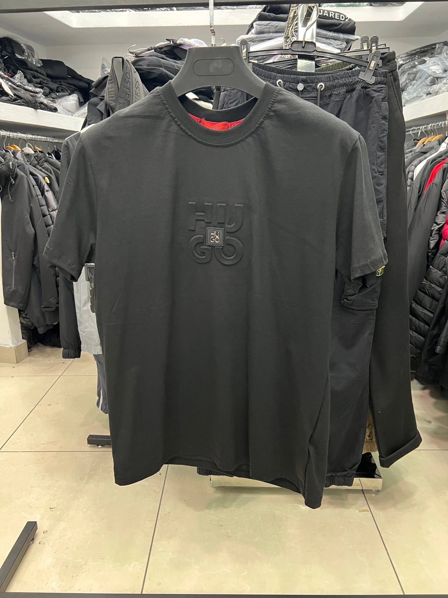 T-SHIRT HUGO